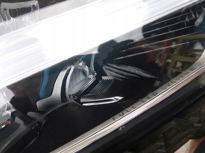 фото №7, Volvo xc60 ii лампа права повний led