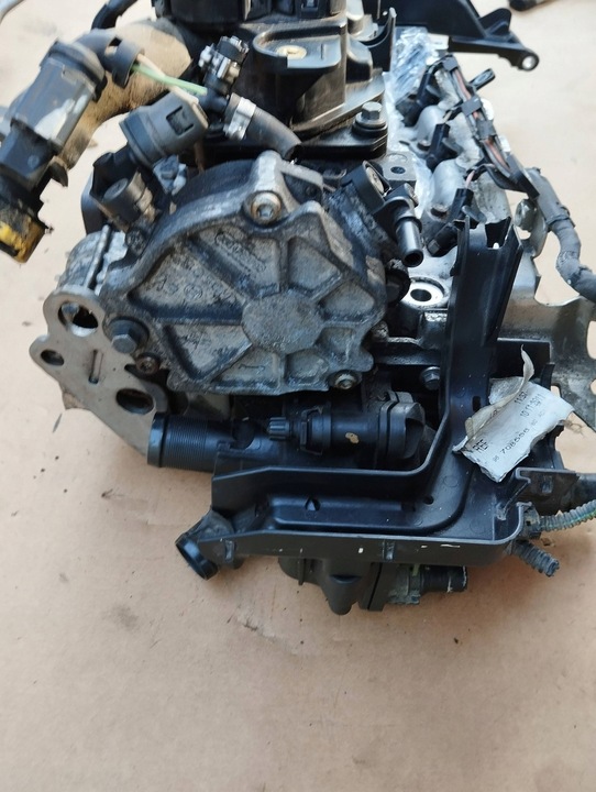 фото №11, Головка комплектна 9685052710 1.4 hdi citroen c3 ii 09-16 вал