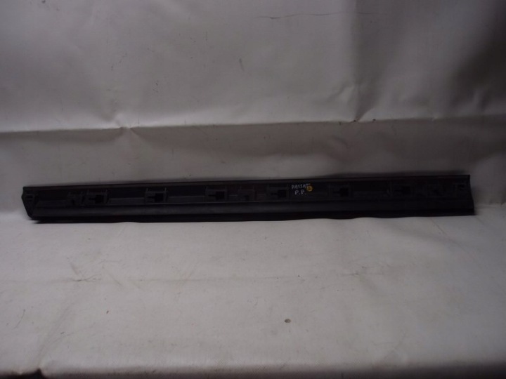 фото №7, Молдинг дверь правая перед 3g0854900 vw passat b8