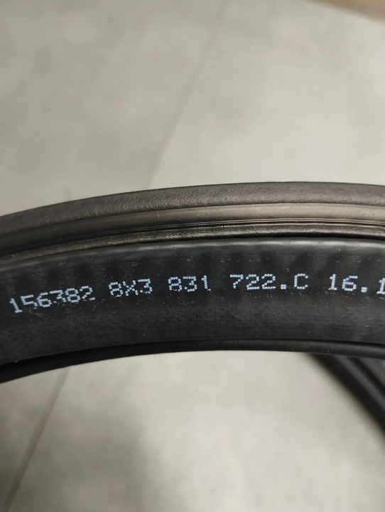 фото №2, Audi a1 8x прокладка дверь правая 8x3831722c