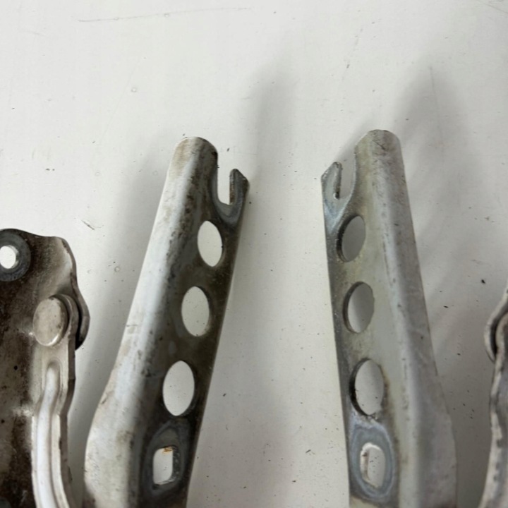 фото №9, Петли капота комплект левое правое skoda octacia mk2 ii oem номер оригинал 1z0823302