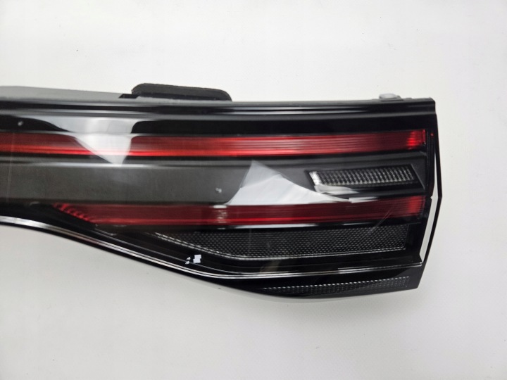фото №9, Volkswagen id buzz id. buzz 2024 - накладка led кришки зад фара 1t3945307e
