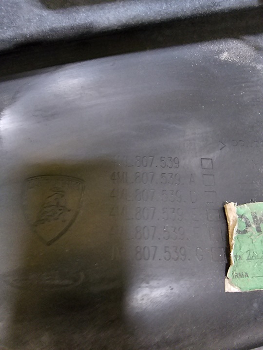 фото №10, Lamborghini oem номер 4ml.807.539 накладка спойлер бампера диффузор