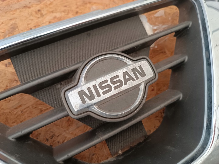 фото №7, Решётка решётка радиатора решётка бампера перед 62310vb000 nissan patrol y61 gr 97-