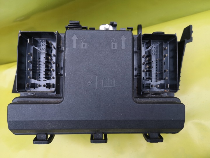 фото №1, Ford mondeo mk5 14- коробка корпус запобіжників