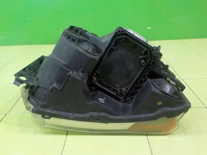 фото №7, Land rover discovery iii 3 2.7 tdv6 07r 5d фара права перед xbc500022