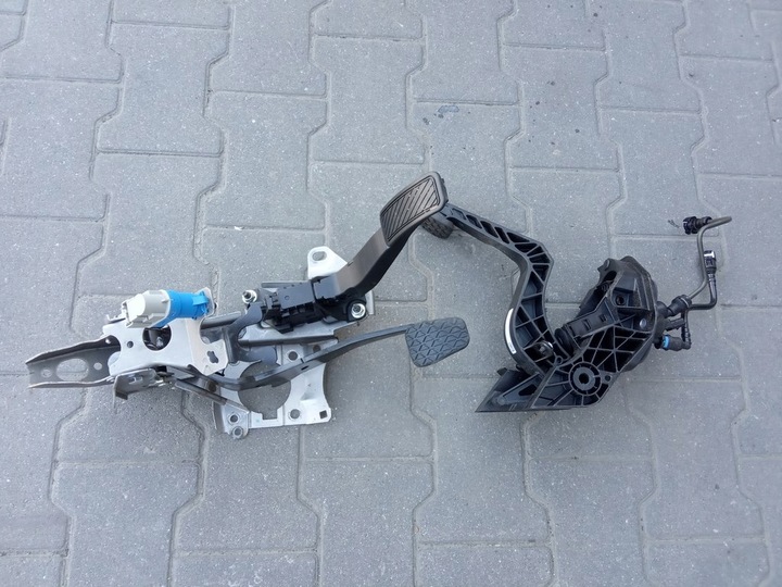 фото №10, Ford fiesta mk8 2017-23r.- педали комплект