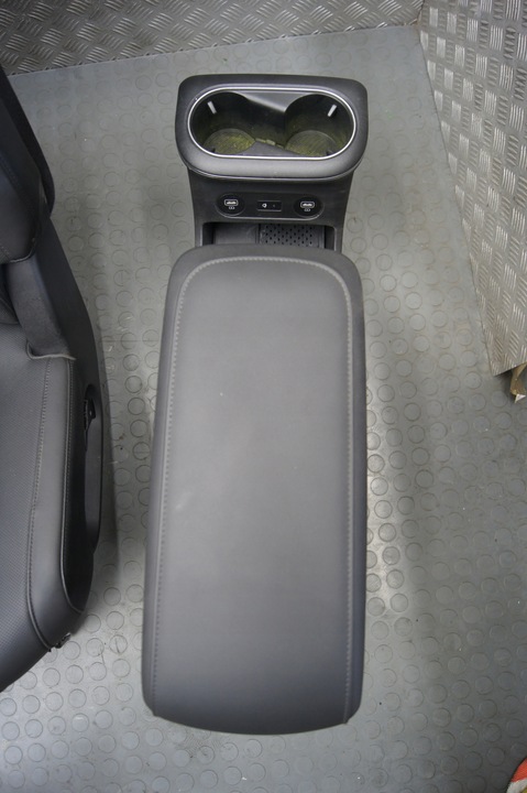 фото №10, Сидіння диван оббивка обшивки ioniq 5 електрик