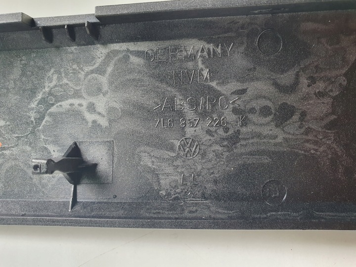 фото №10, Vw touareg 7l рестайлінг 07- dekor панелі правий срібний