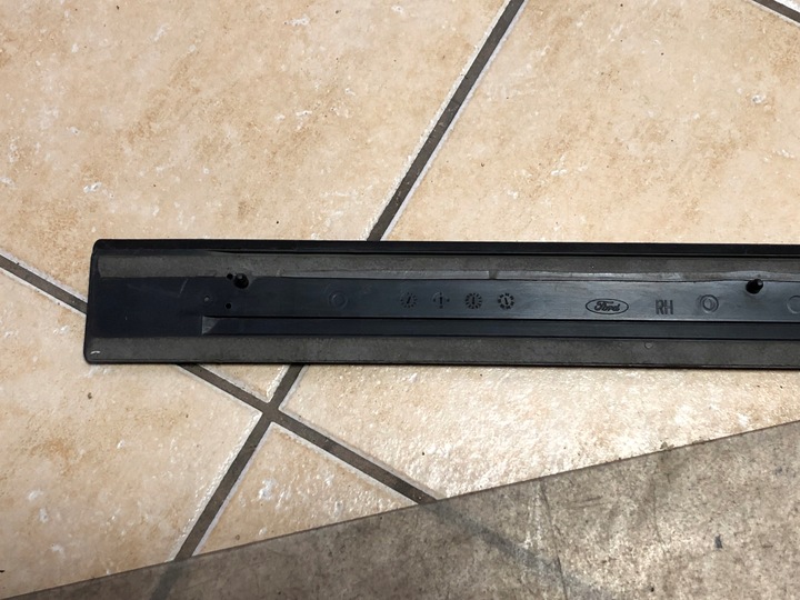 фото №6, Isuzu d-max планка накладка левый p 8980042220