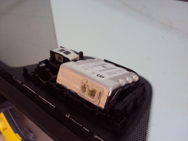 фото №5, Стекло перед камера mercedes c-klasa w204 fl sedan