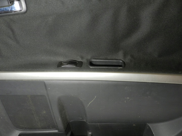 фото №3, Toyota corolla verso ii 04-09 боковина оббивка двері правий зад