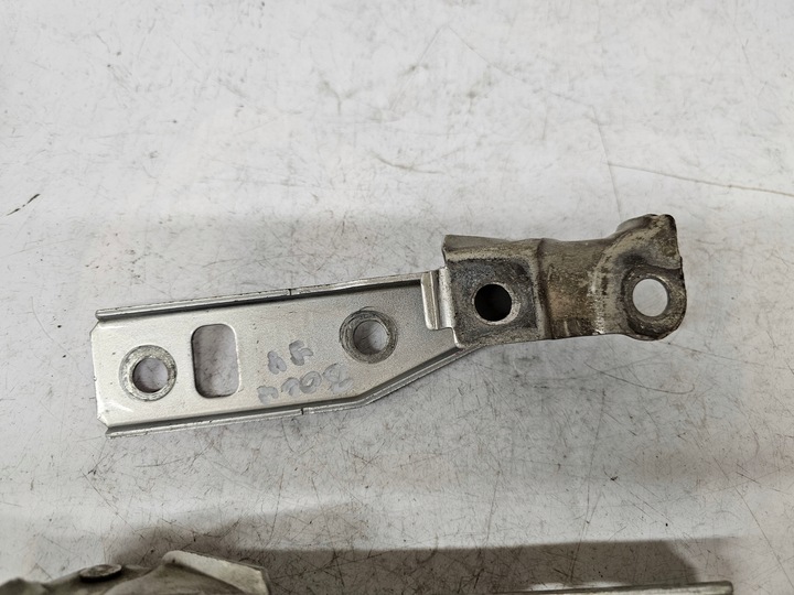 фото №7, Volkswagen golf iv петля петли капота левый правый 1j0823302a 1j0823301