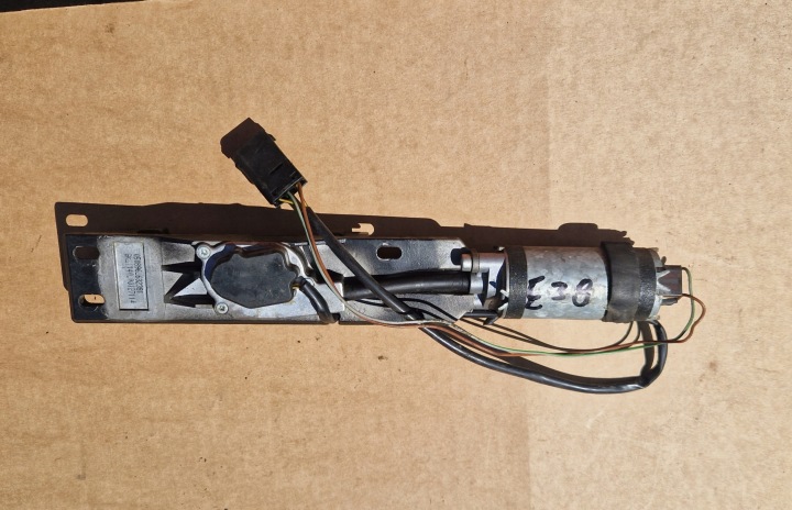 фото №5, Bmw 7 e38 замок кришка багажника bosch 0390201300 8352202