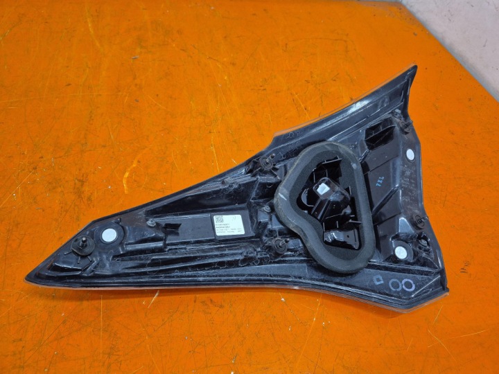 фото №7, Toyota rav4 iv lift15-19 фара зад левая внутренняя 81590-42031