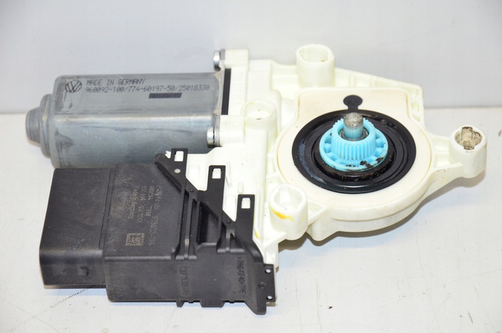 фото №15, Vw jetta 1k двигуни двері 1k5837401aj 402aj