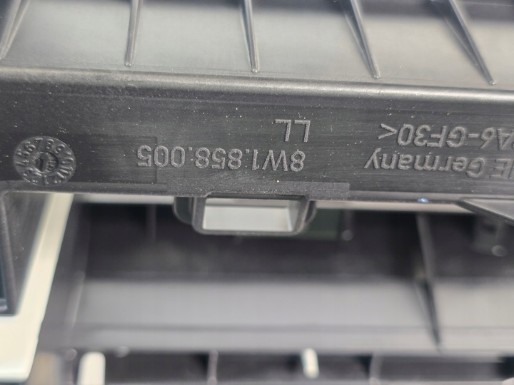 фото №13, Торпедо консоль подушка ремни audi a4 b9 8w оригинал 8w1857001h
