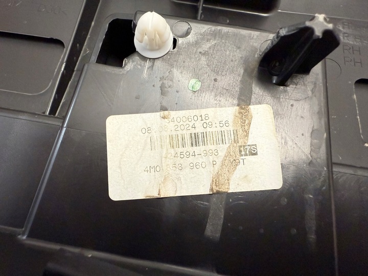 фото №9, Audi q7 рестайлинг 80a планка дверь правые перед 4m0853960n 4m0853960m код ly9t