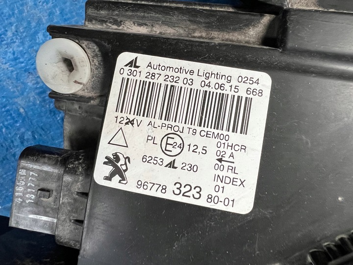 фото №7, Peugeot 308 t9 права лампа повний led