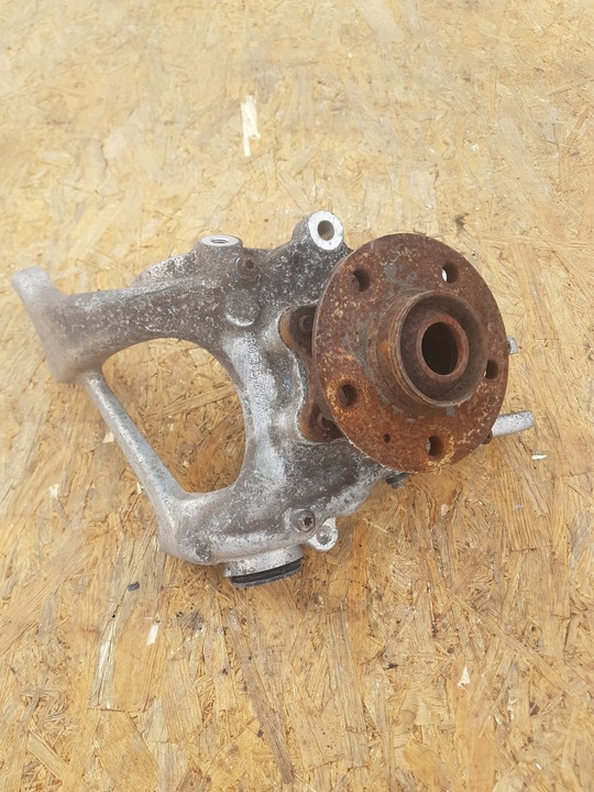 фото №1, Поворотна опора ступиця лівий зад audi q5 sq5 8r0505435a