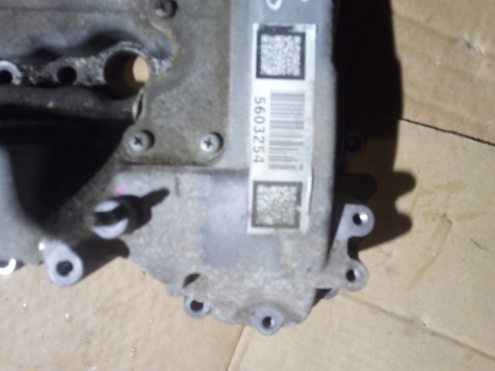 фото №6, Toyota avensis t27 verso кришка клапанів 2,0 126km 09-12 вживана
