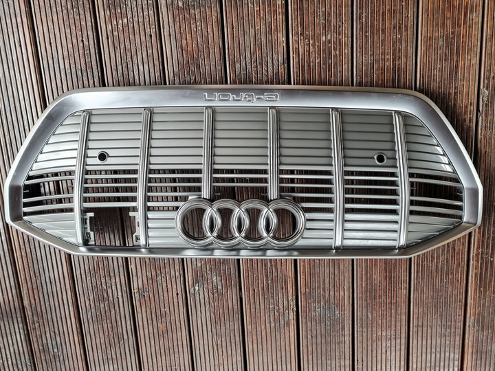 фото №1, Audi оригинальный номер 4ke853651 решётка радиатора решётка