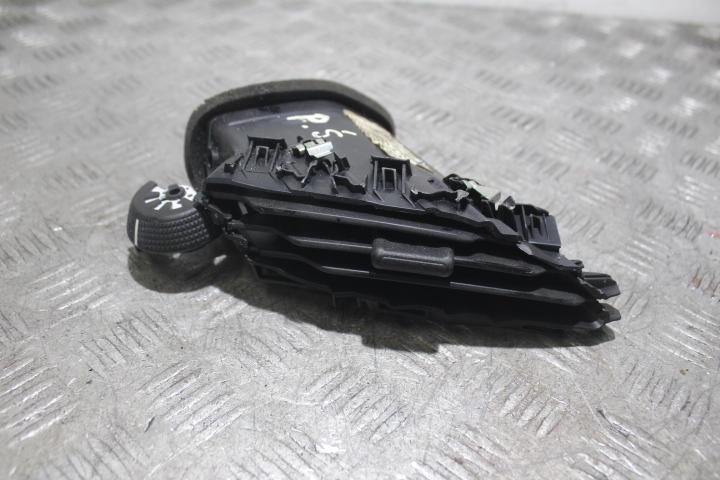 фото №1, Решітка повітропровід середня права transit courier