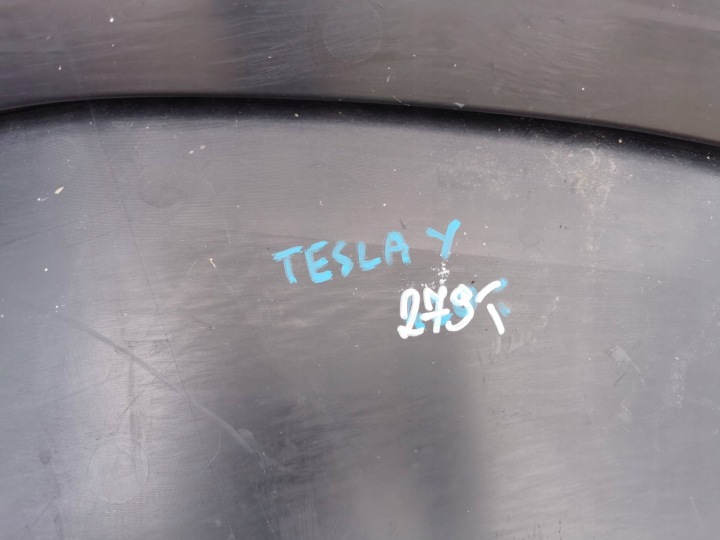фото №9, Tesla модель y спойлер диффузор бампер задний 1493763- 00-a