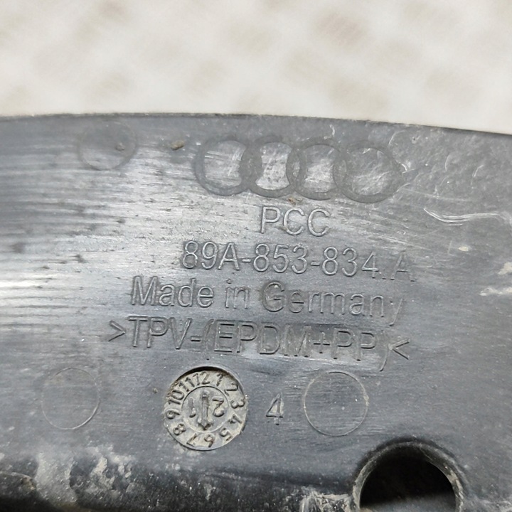 фото №5, Audi q4 sportback e-tron 2022 правая сторона брызговики задние