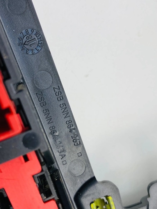 фото №11, Volkswagen tiguan allspace консоль середня / панель керування 5nn863245