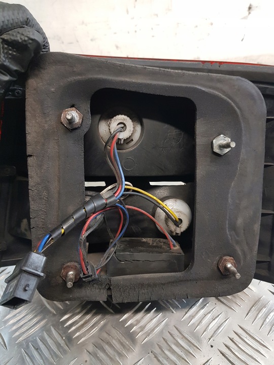 фото №8, Лампа ліва зад audi a6 c5 універсал 04r- led європа