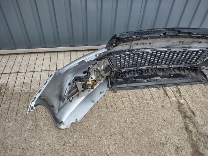 фото №12, Бампер передній протитуманка решітка vw scirocco 1k8 2008-2014r. срібний la7w