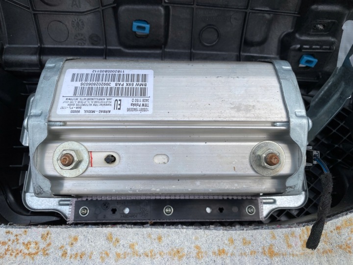 фото №13, Капот консоль торпедо раздаточная bmw 3 e90 e91+ подушка - 715520228