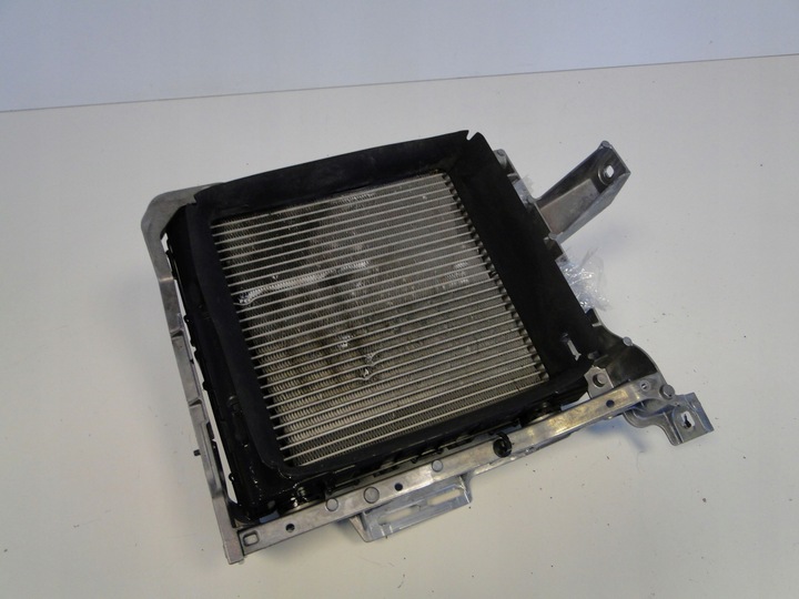 фото №9, Mercedes радиаторов масляная воды w подкрылок правые amg gt 192 sl 232