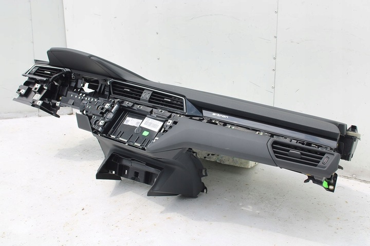 фото №7, Audi q8 e-tron консоль pulpit 4m 4kl857001 панель раздаточная капот pulpit