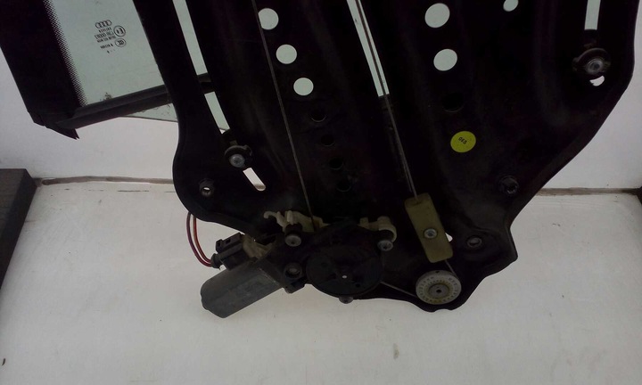 фото №2, Стекло левая задняя audi a5 cabrio 2009- оригинальная