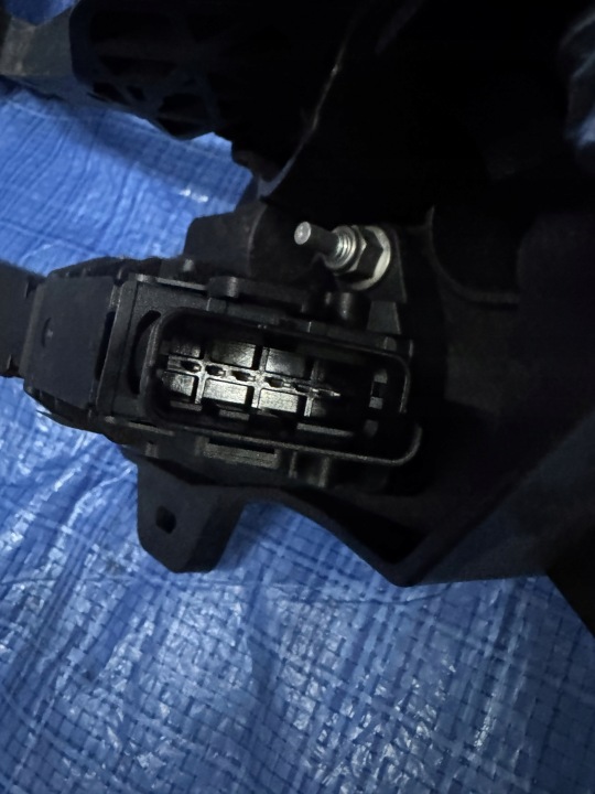 фото №8, Педаль газа тормоза peugeot e-208 ii автомат 9827704480 9829474380
