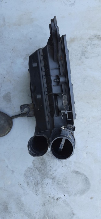 фото №8, Корпус фільтра повітря citroen c3 ii 9673061080