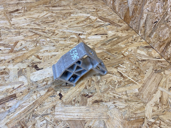 фото №8, Кріплення кронштейн радіатор mercedes e-klasa w238 a2385010100