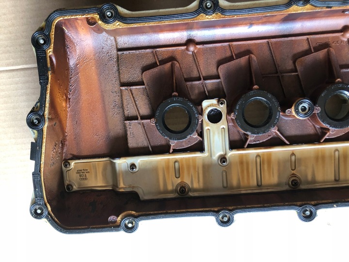 фото №15, Audi a8 d4 w12 6,3 fsi крышка клапанов 07p103475c