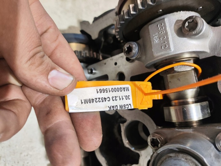 фото №14, Bmw 550i f10 x5 e70 n63 n63b44a 4.4 головка двигателя правая 7573937 7573940