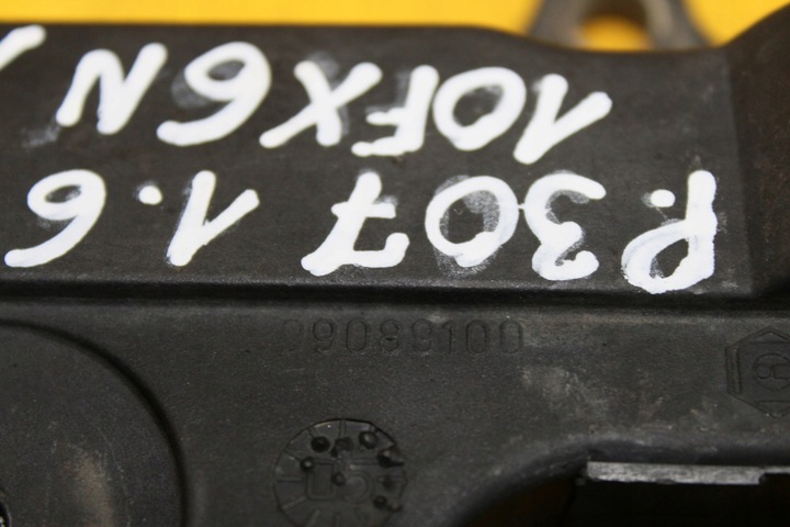 фото №8, Крышка клапанов 9658651780 peugeot 307 1.6 16v