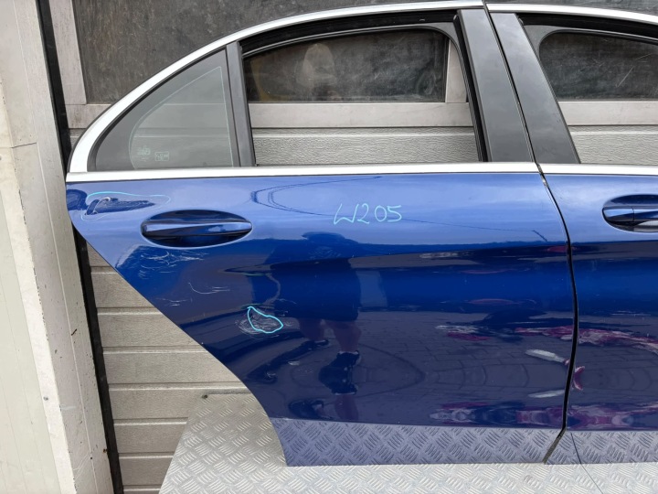 фото №9, Mercedes c-klasa w205 дверь правая перед зад sedan
