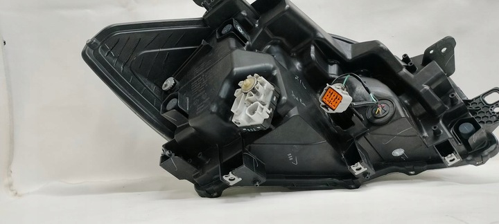 фото №15, Suzuki sx4 s-cross рестайлинг 17- лампа правая передняя правые перед полный led