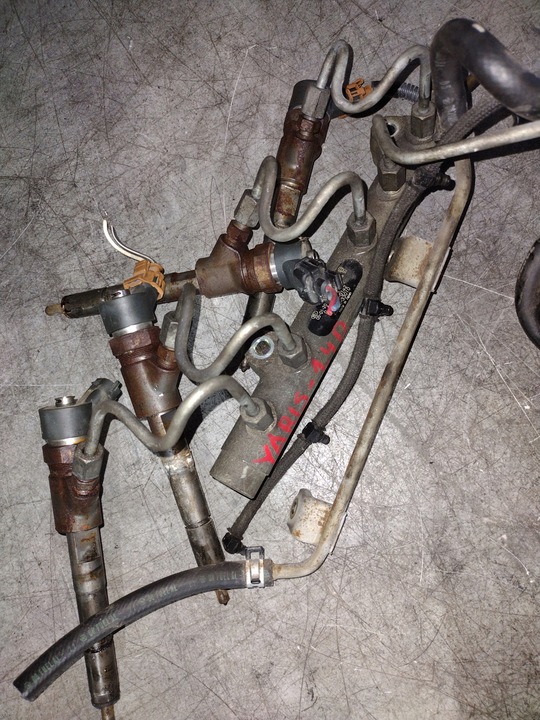 фото №7, Система топливный toyota yaris 1.4 d4d насос планка