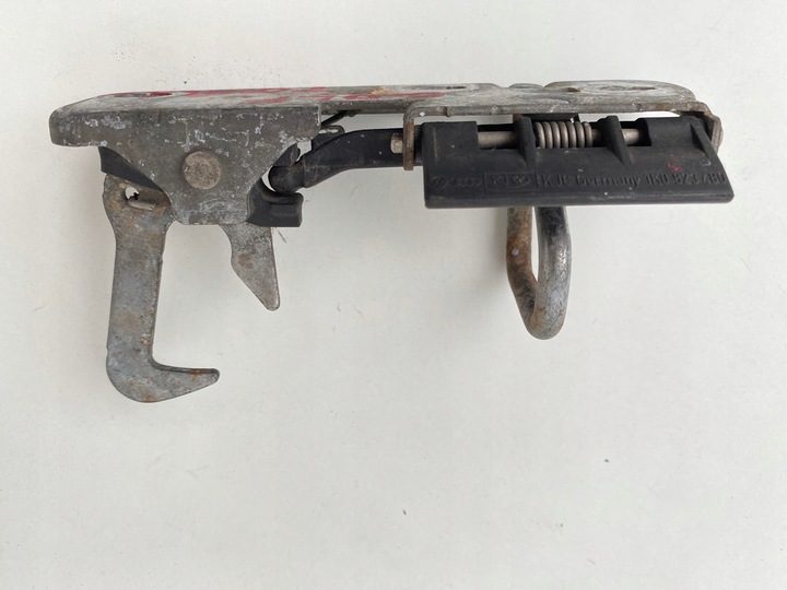 фото №6, Volkswagen оригінальний номер 1k0823480 замок кришки двигуна