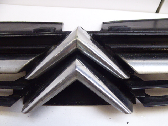 фото №4, C5 i 01r- решітка решітка радіатора бампера перед hb 5d