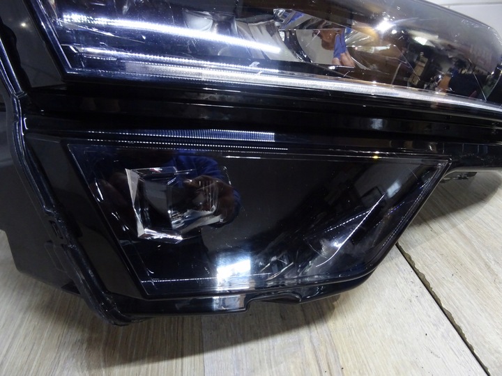 фото №11, Лампа правая перед skoda karoq полный led 57b941016d