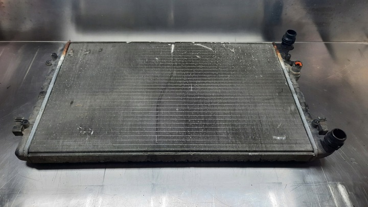 фото №1, Радиаторов воды audi a3 8l 1.6b 98r