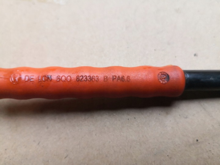 фото №6, Поддержка капота vw polo iv 9n рестайлинг 6q0823363b